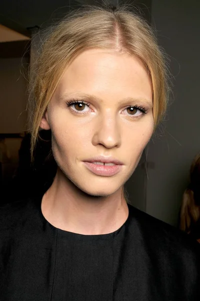 Look 14